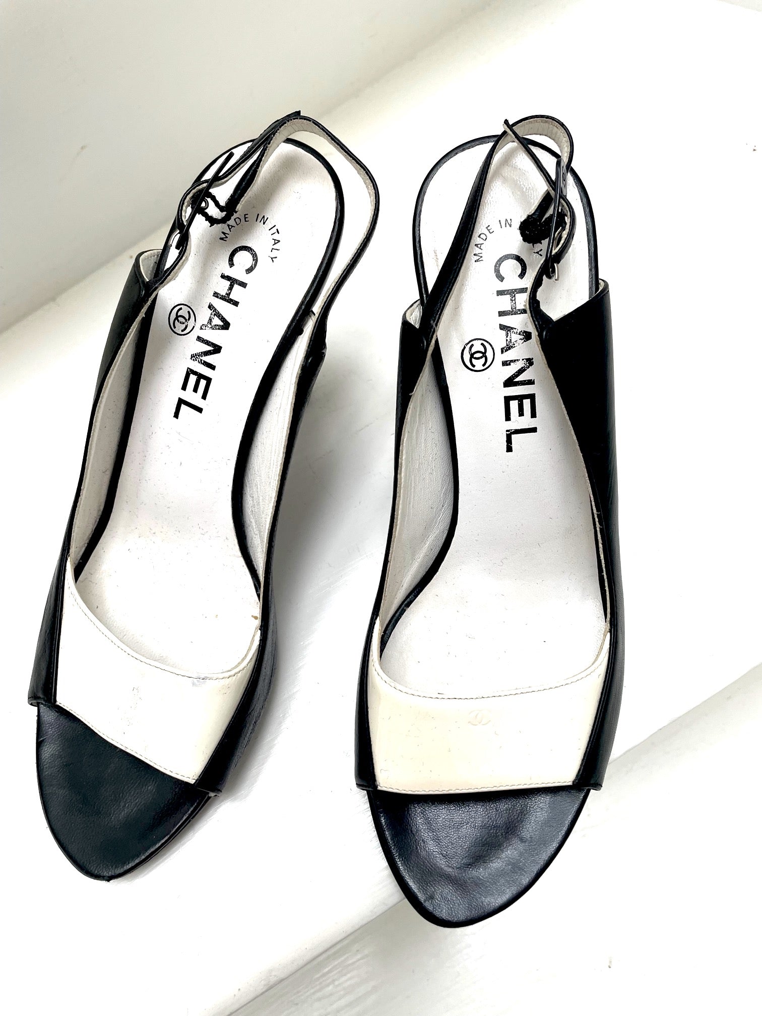 stave jordskælv Bonde Chanel sko i sort og hvid – Fashionistas
