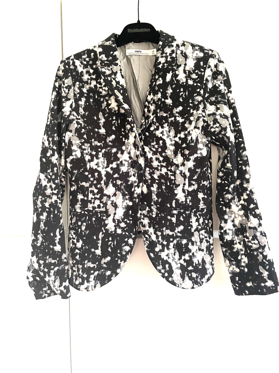 Hope sort og hvid jakke – Fashionistas